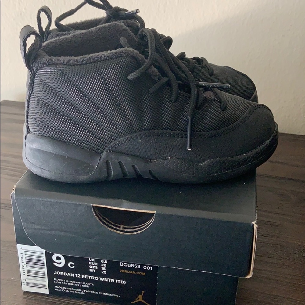 Used Jordan retro 12 toddler 9c